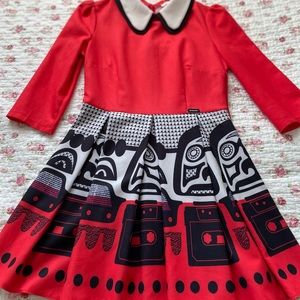 European brand! US size small! Cute and unique!